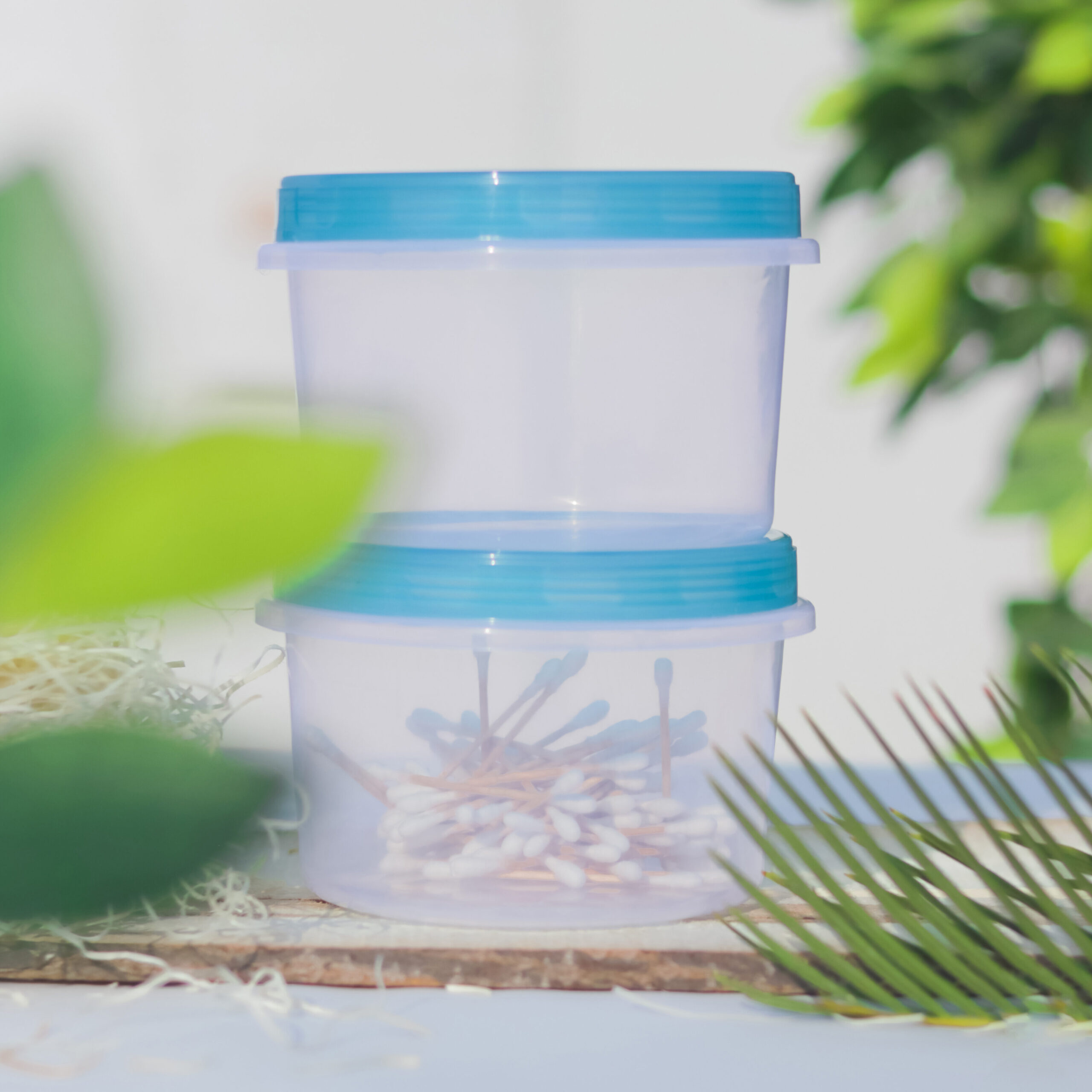 Cómo hacer un closet con cajas de plastico
